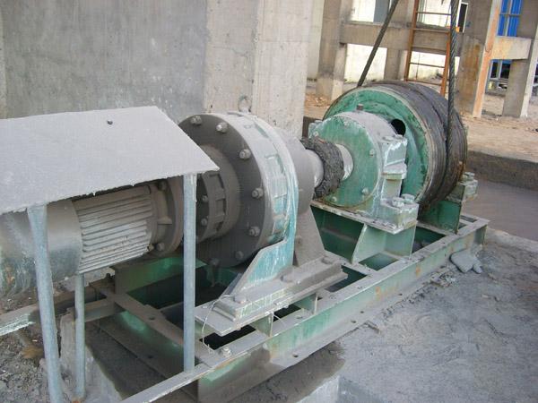 密閉小車(chē)專用卷?yè)P(yáng)機(jī)